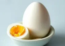 ovo de galinha inteiro cozido